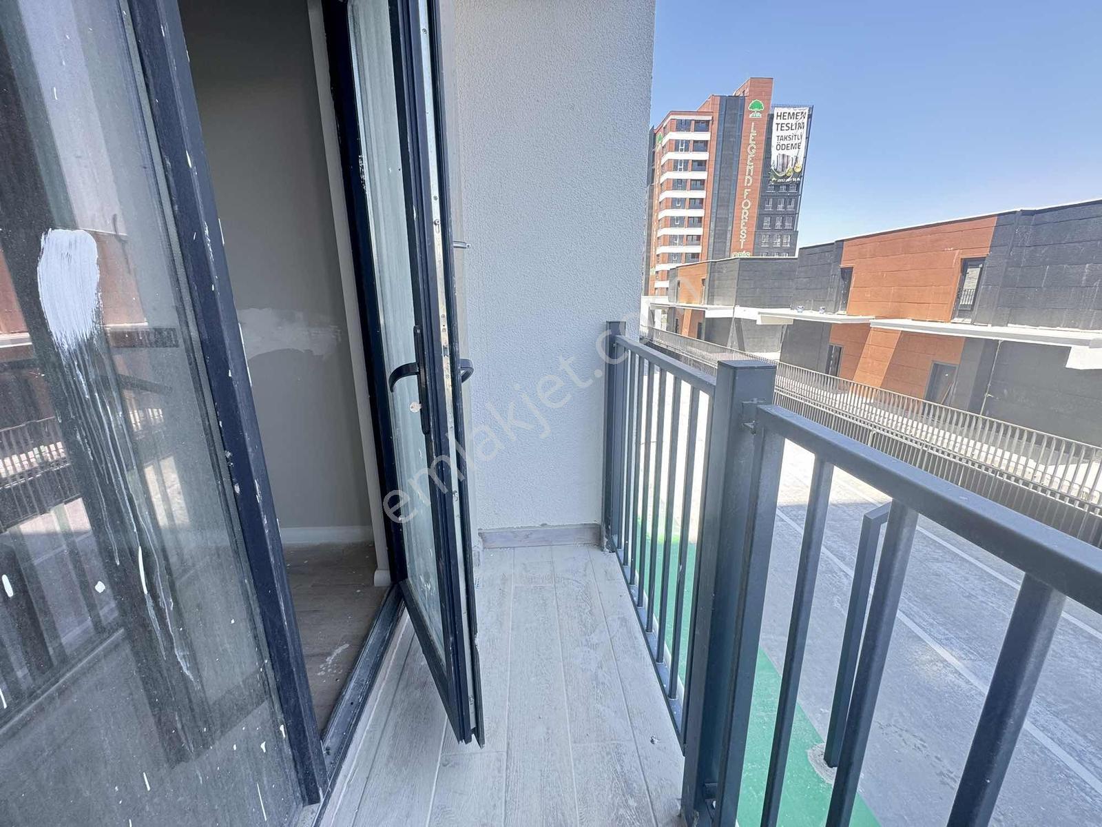 Keşif'ten Güvenlikli Site İçinde Balkonlu Geniş Kiralık 1+1 - Görsel 12