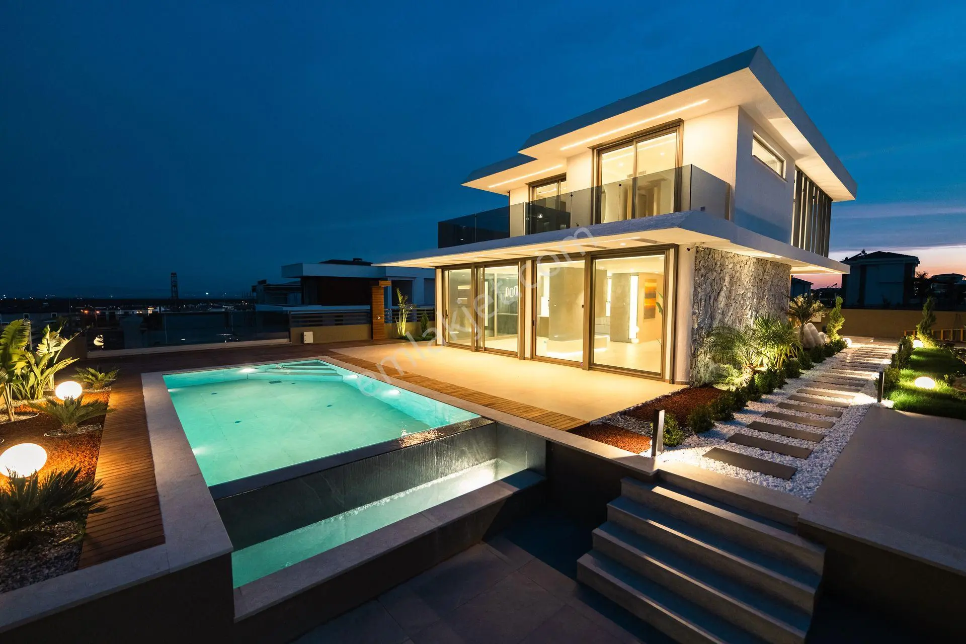 Didimde Deniz Manzaralı Emsalsiz Tasarım Lüks Villa / Lum - Görsel 4