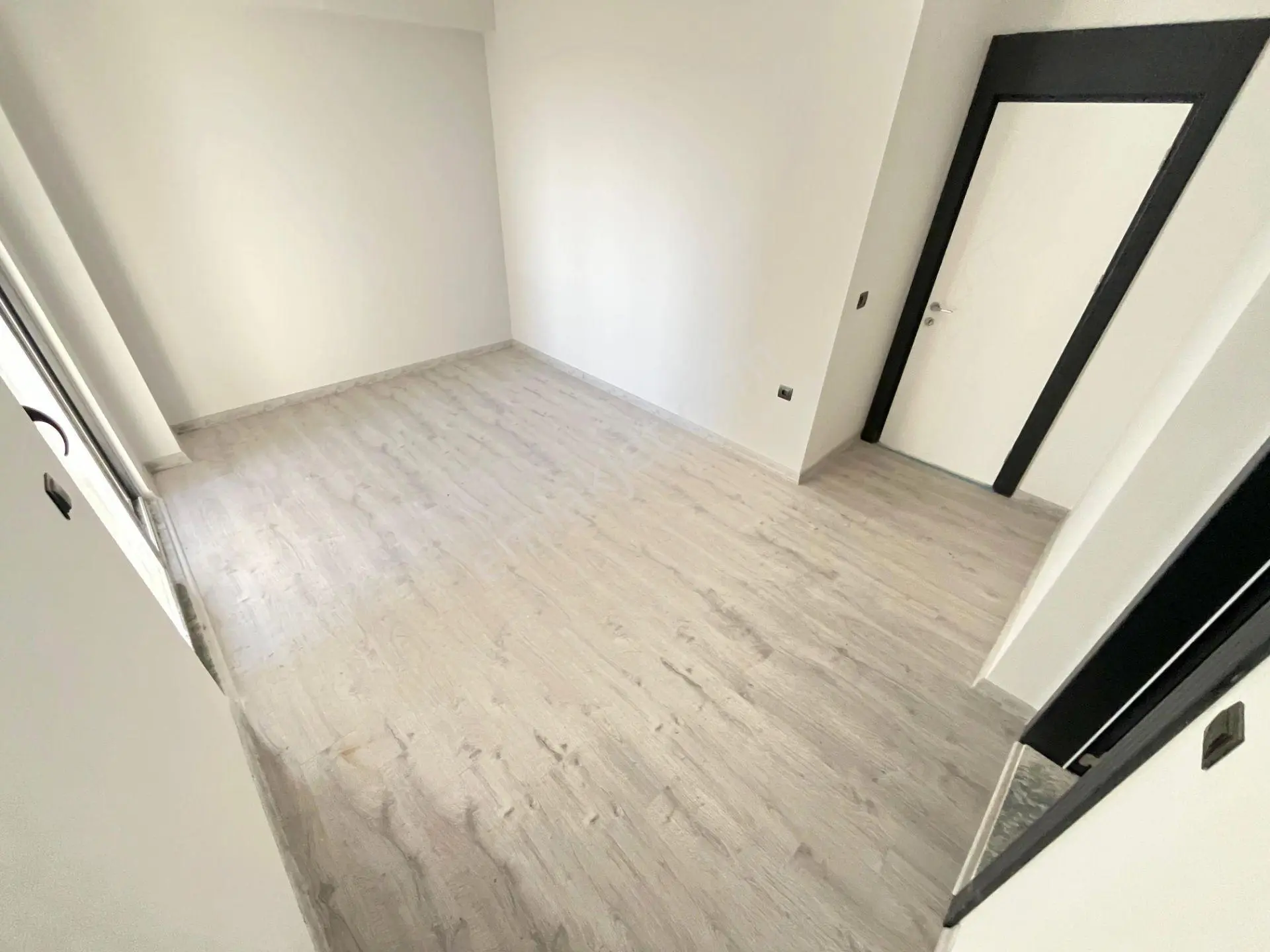 ▀güç'ten▀ Altınkum'da Denize Yakın Ebeveynli Otoparklı Sıfır 2+1 Daire - Görsel 7
