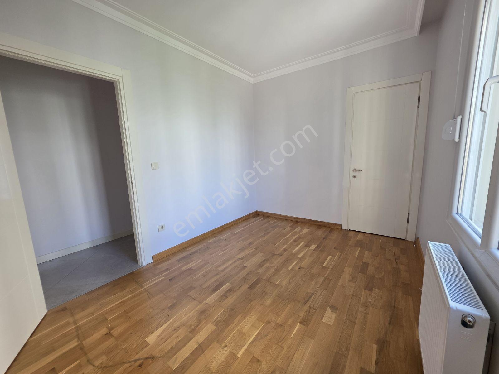 Caddebostan Akış Sokak'ta Etrafı Açık Ferah 110m2 Net,3+1 Daire - Görsel 25
