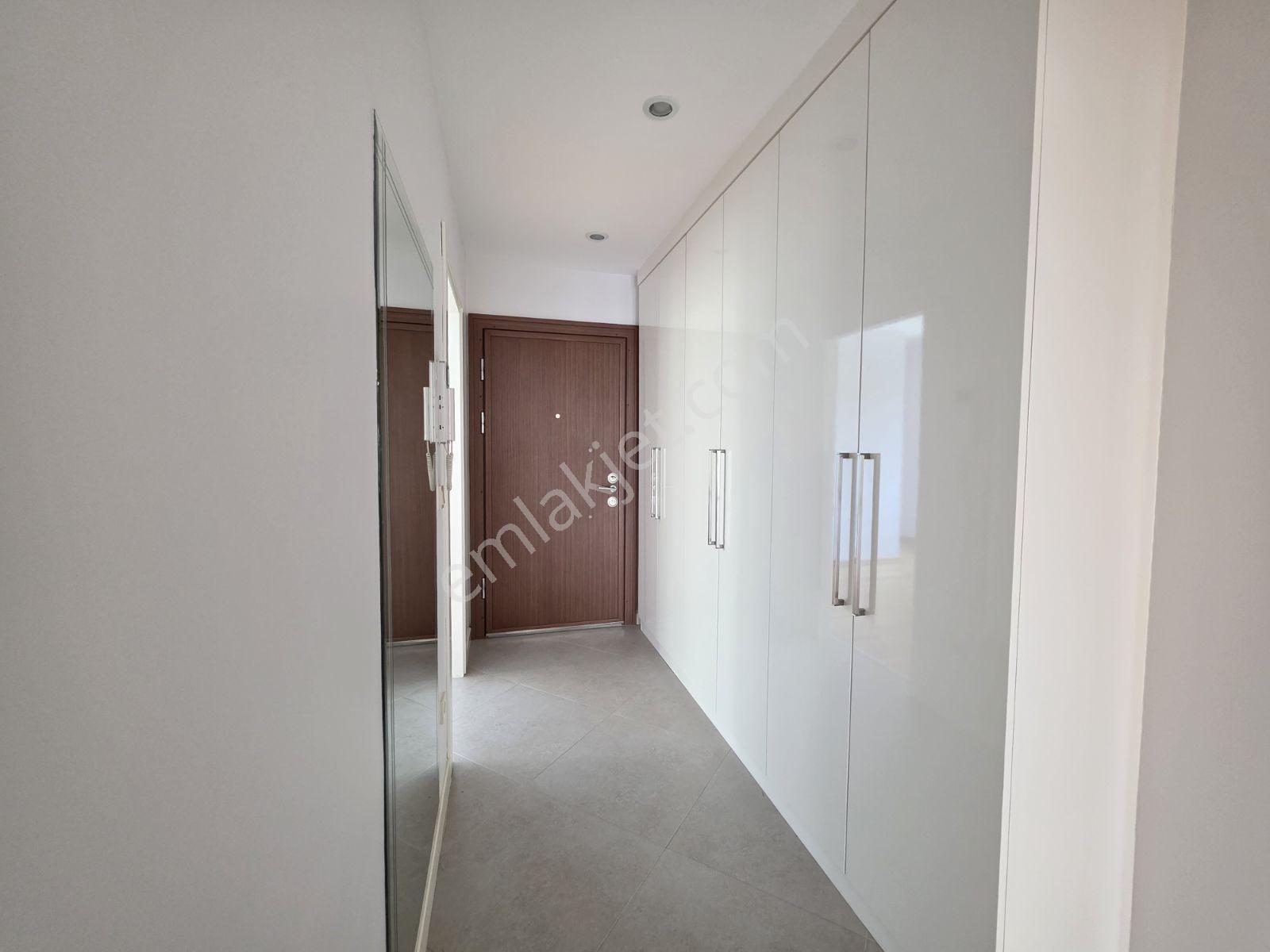 Caddebostan Akış Sokak'ta Etrafı Açık Ferah 110m2 Net,3+1 Daire - Görsel 17