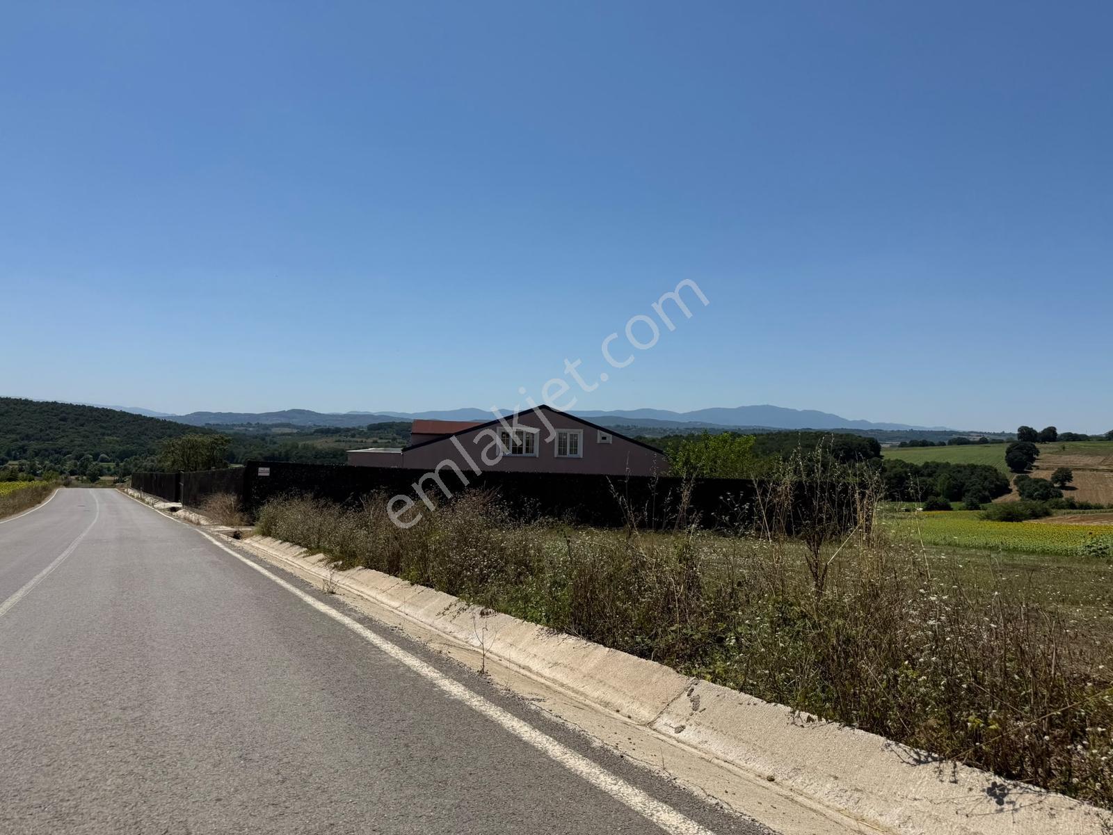 Adapazarı Aşırlarda 1640m2 Göl Manzaralı Fırsat - Görsel 29