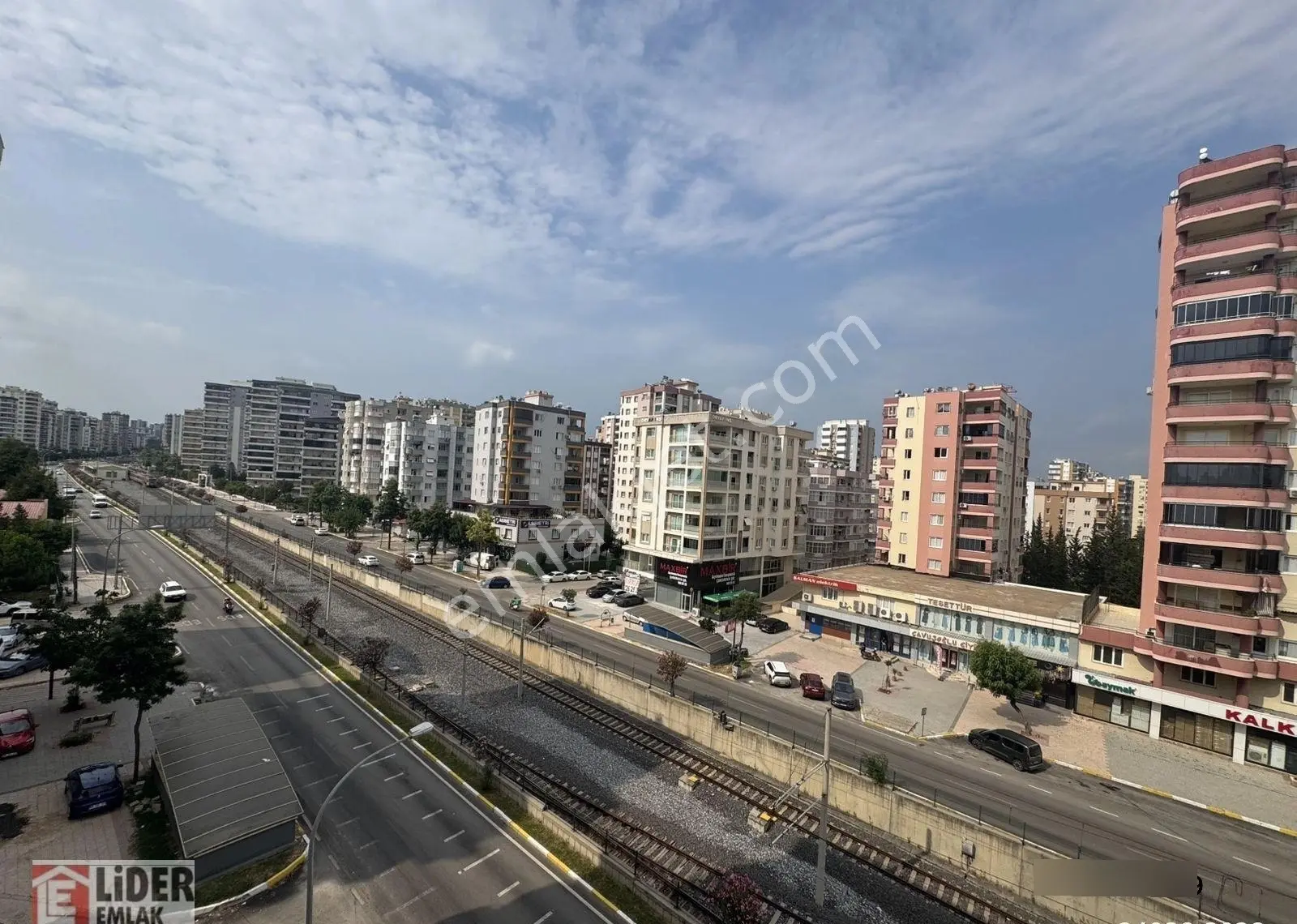 Lider’den Alparslan Türkeş Bulvarında 3+1 İçi Ful Yapılı Hasarsız İskanlı Yatay Mimari Satılık Daire