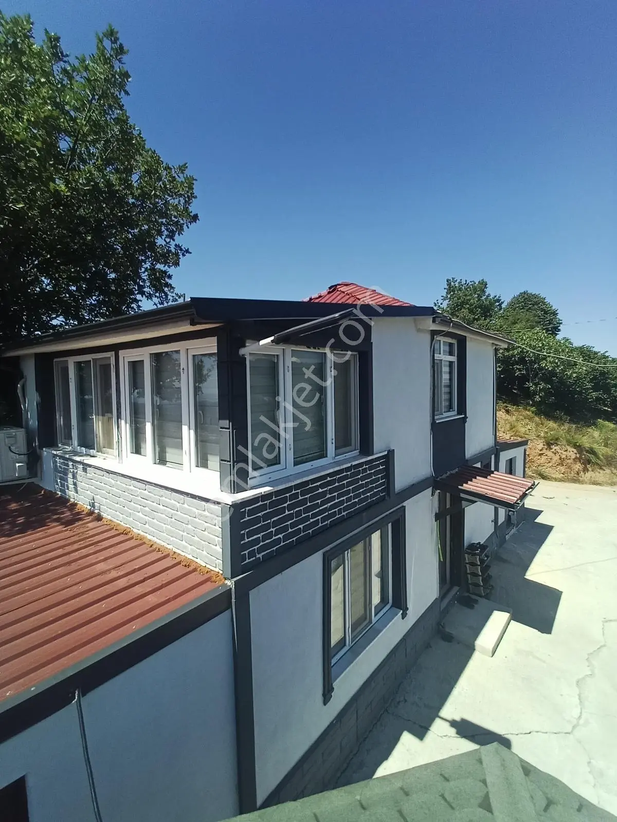Emlak Evim Asfalta Cephe 6.000 M2 İçinde Müstakil Ev
