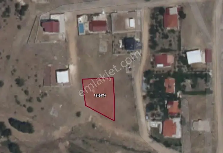 Konyaaltı Üçolukta 672 M2 Tarla