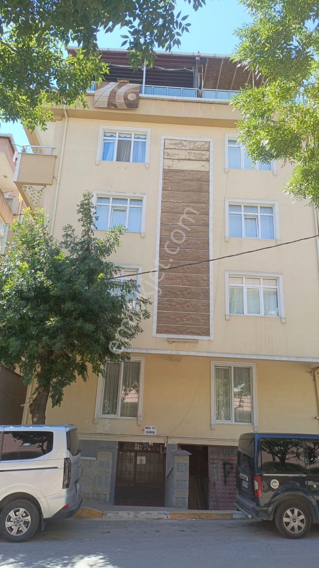 Güven Emlaktan Merkezi Konum Acil Satılık 4+2 Krediye Uygun Dublex Daire