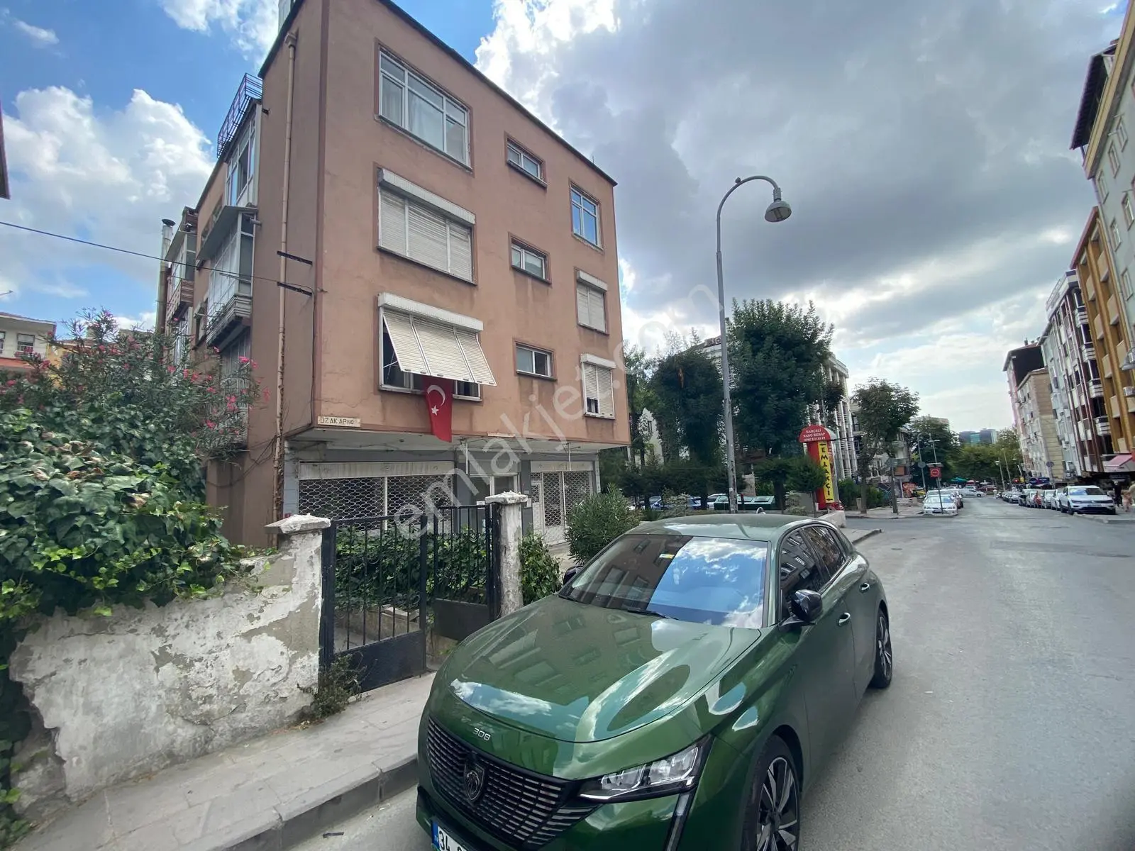 B.evler Merkez'de Kat Eksiği Olan Karot Alınmış 3+1 Daire - Görsel 2