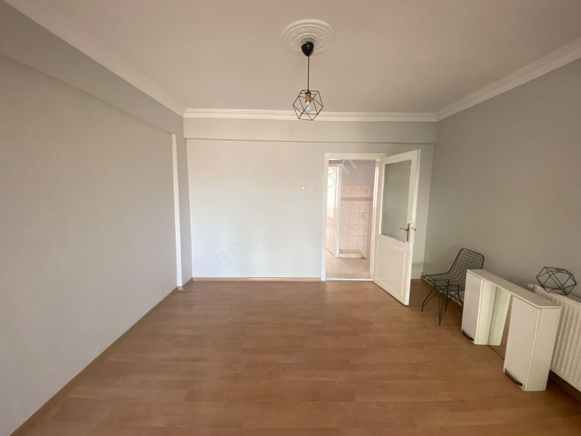Altınbaş Emlak'tan Hastane Cad'de Kiralık 3+1 Daire - Görsel 6