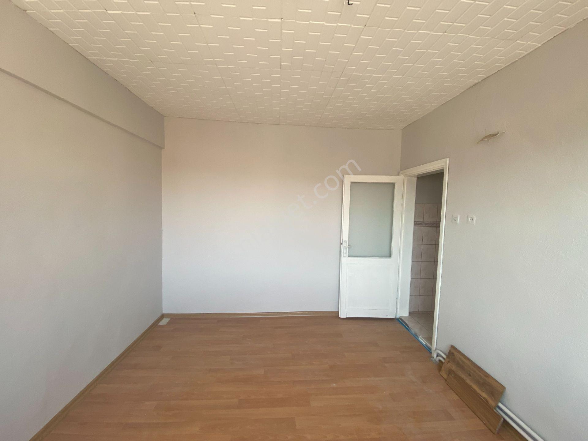 Altınbaş Emlak'tan Hastane Cad'de Kiralık 3+1 Daire - Görsel 8
