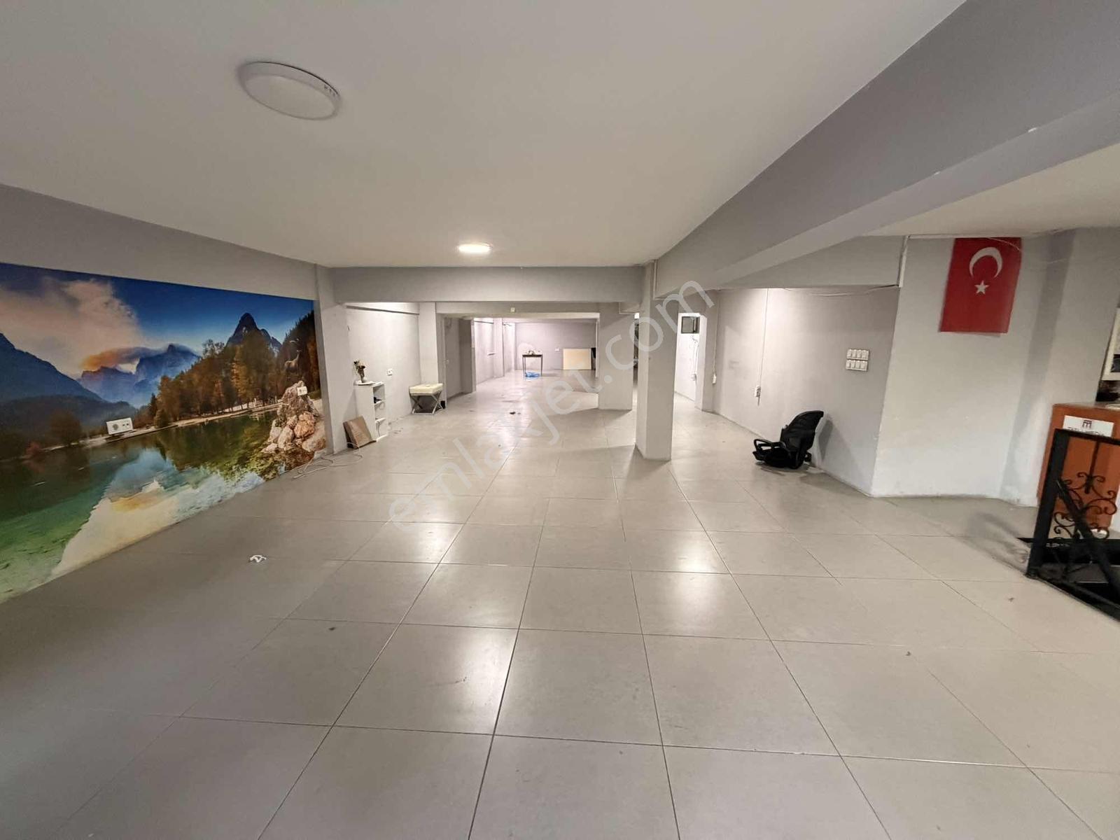 Çınar'da Kiralık 200 M2 İşyeri