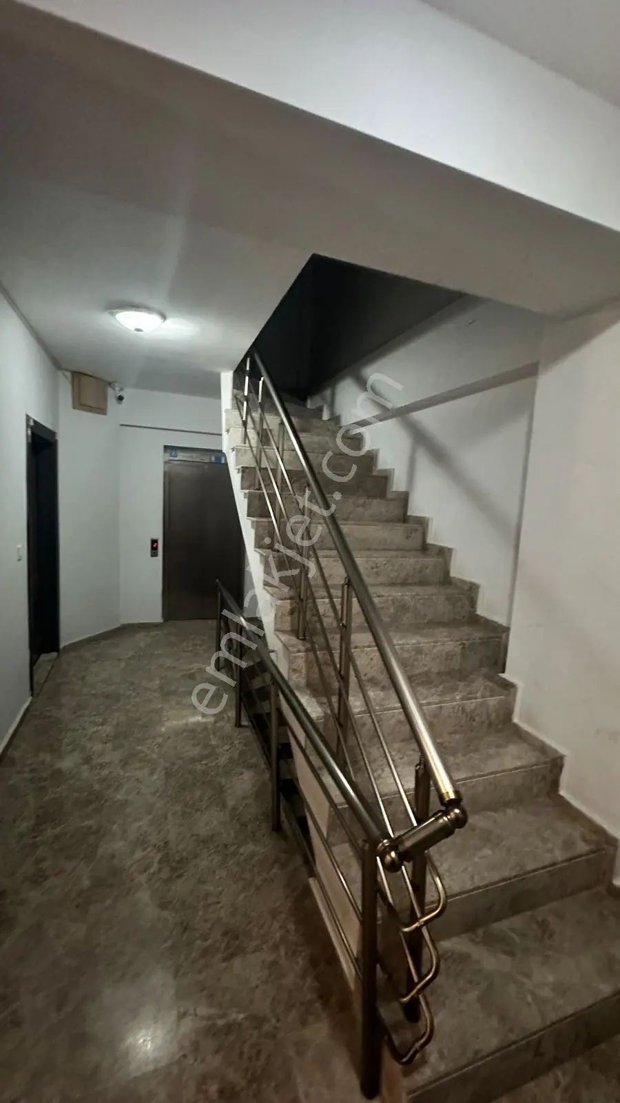 Muhittin Mah.çetin Emeç Bulvarı Yakınında 1+1 Eşyalı Kiralık - Görsel 3