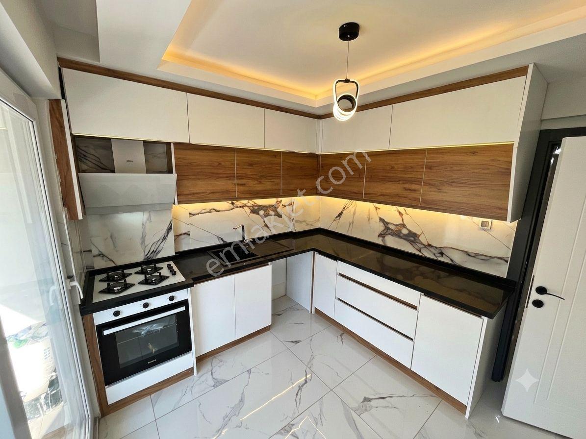 Aktif'ten Akçay'da Satılık Şık Tasarımı Ve Geniş Yaşam Alanıyla Ferah 3+1 Daire