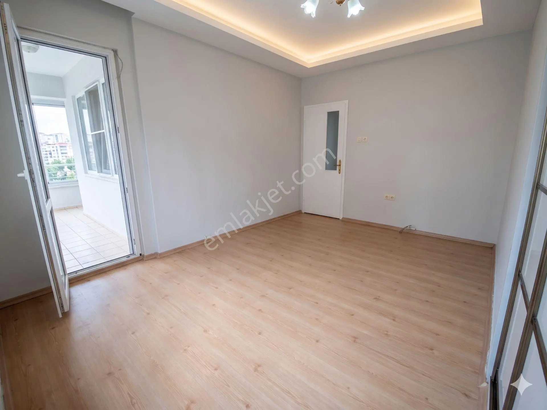 Aktif'ten Akçay'da Satılık Ön Cephe Arakat Full Yapılı Harika Konumlu 2+1 Daire - Görsel 9