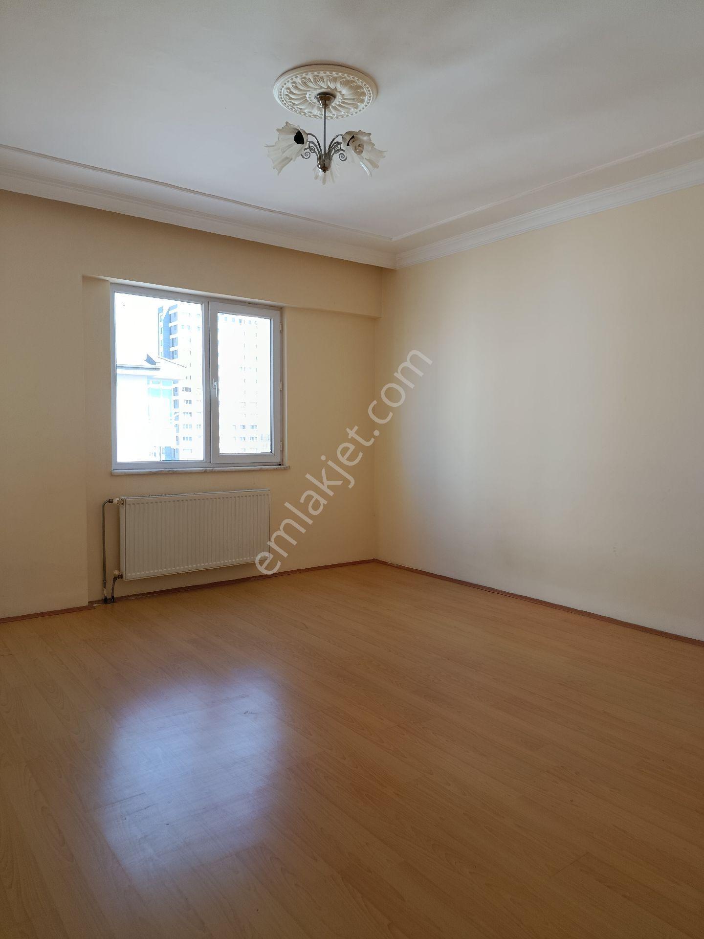 Zümrüt Mahallesinde 3+1 Kiralık Daire - Görsel 2