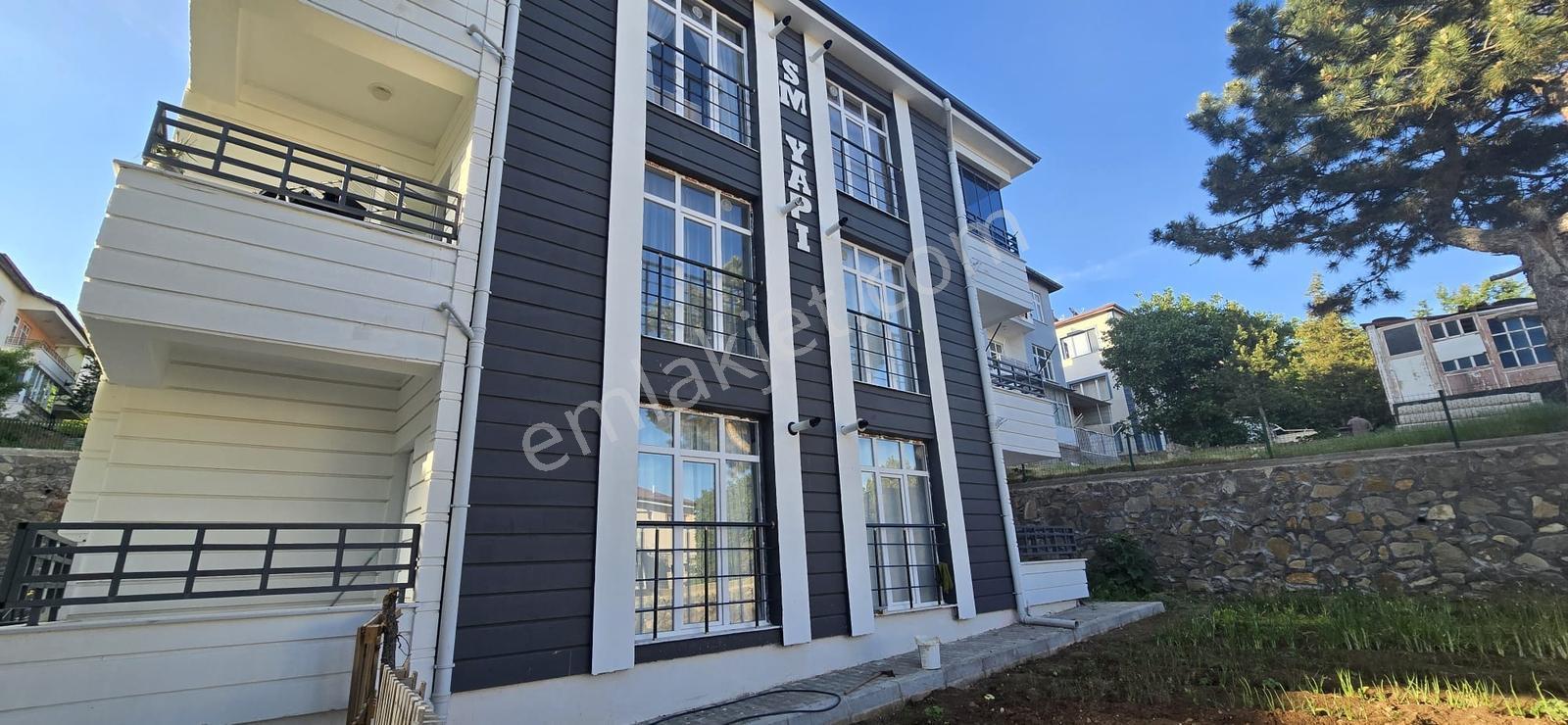 Msyapı Emlaktan Merkezde Eşyalı Kiracılı 2+1 Daire
