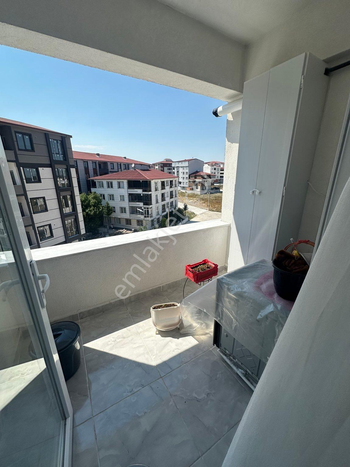 Yuvam Bölgesinde 3+1 Ön Cephe İskanlı Daire - Görsel 8