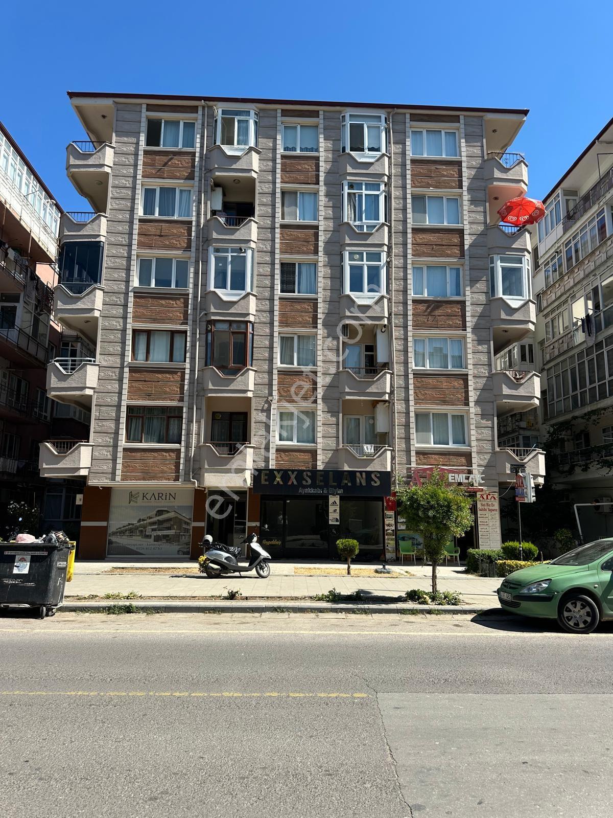 Ata Emlak'tan Asansörlü Binada 2+1 Arakat Satılık Daire