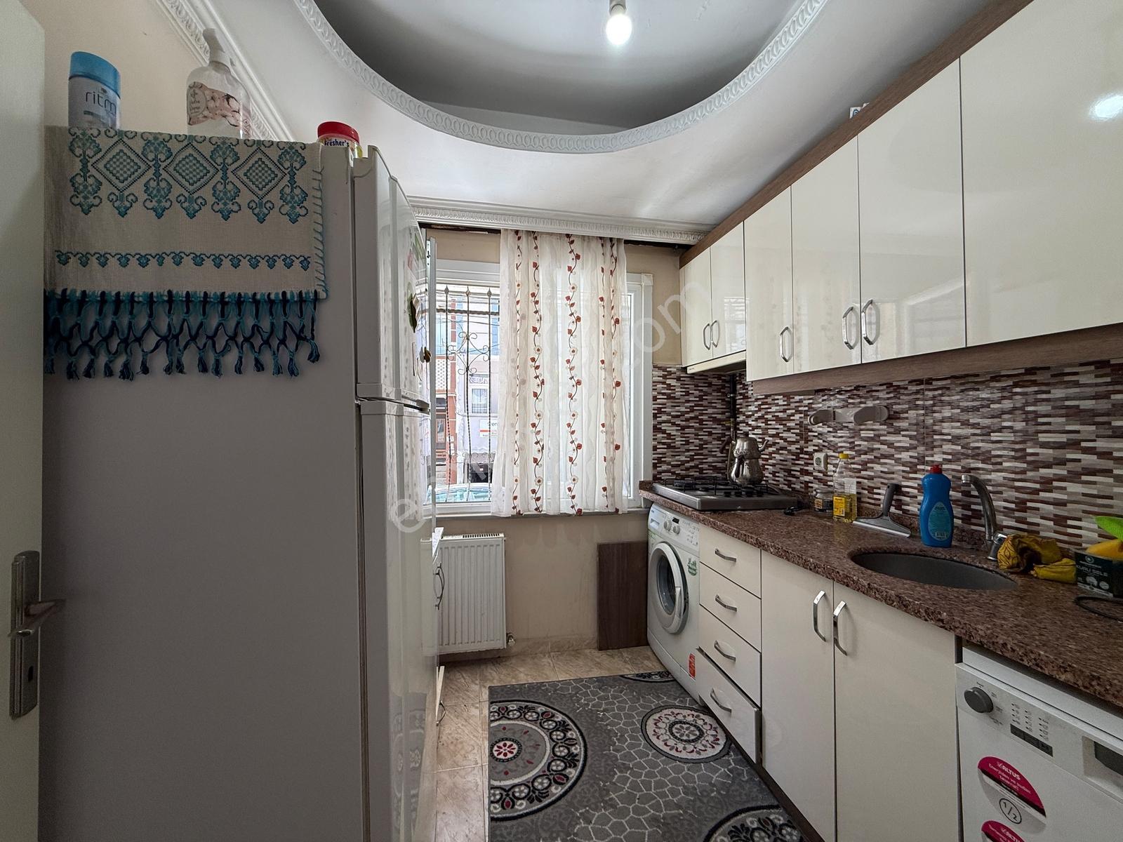Kıraç'ta Cadde Yakını 2+1 85 M² Yüksek Giriş İskanlı Masrafsız ! - Görsel 6