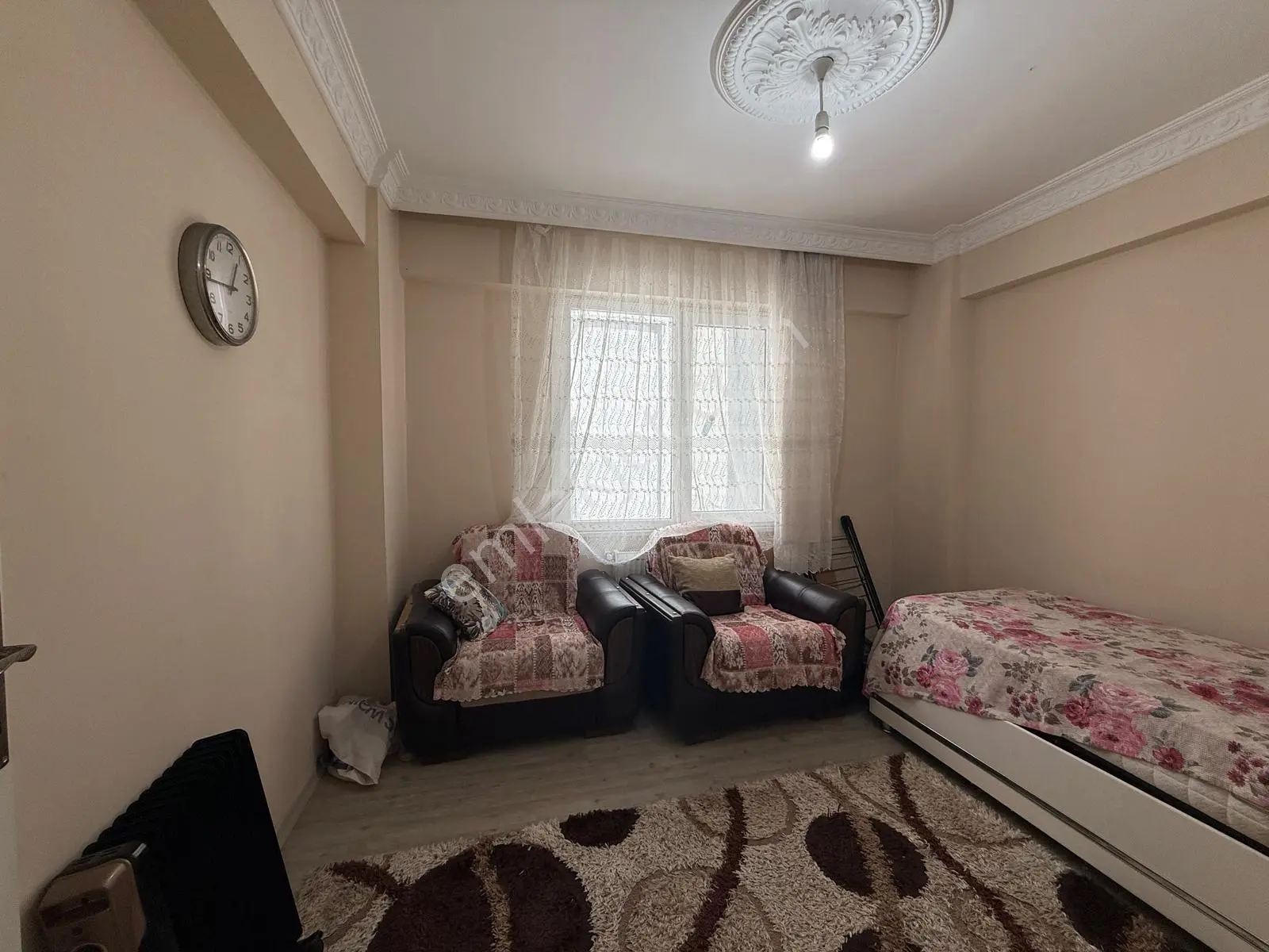 Kıraç'ta Cadde Yakını 2+1 85 M² Yüksek Giriş İskanlı Masrafsız ! - Görsel 4