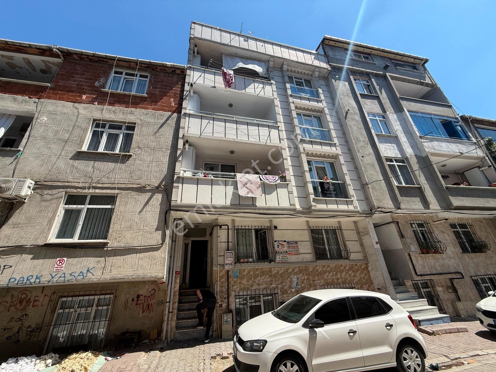 Kıraç'ta Cadde Yakını 2+1 85 M² Yüksek Giriş İskanlı Masrafsız !