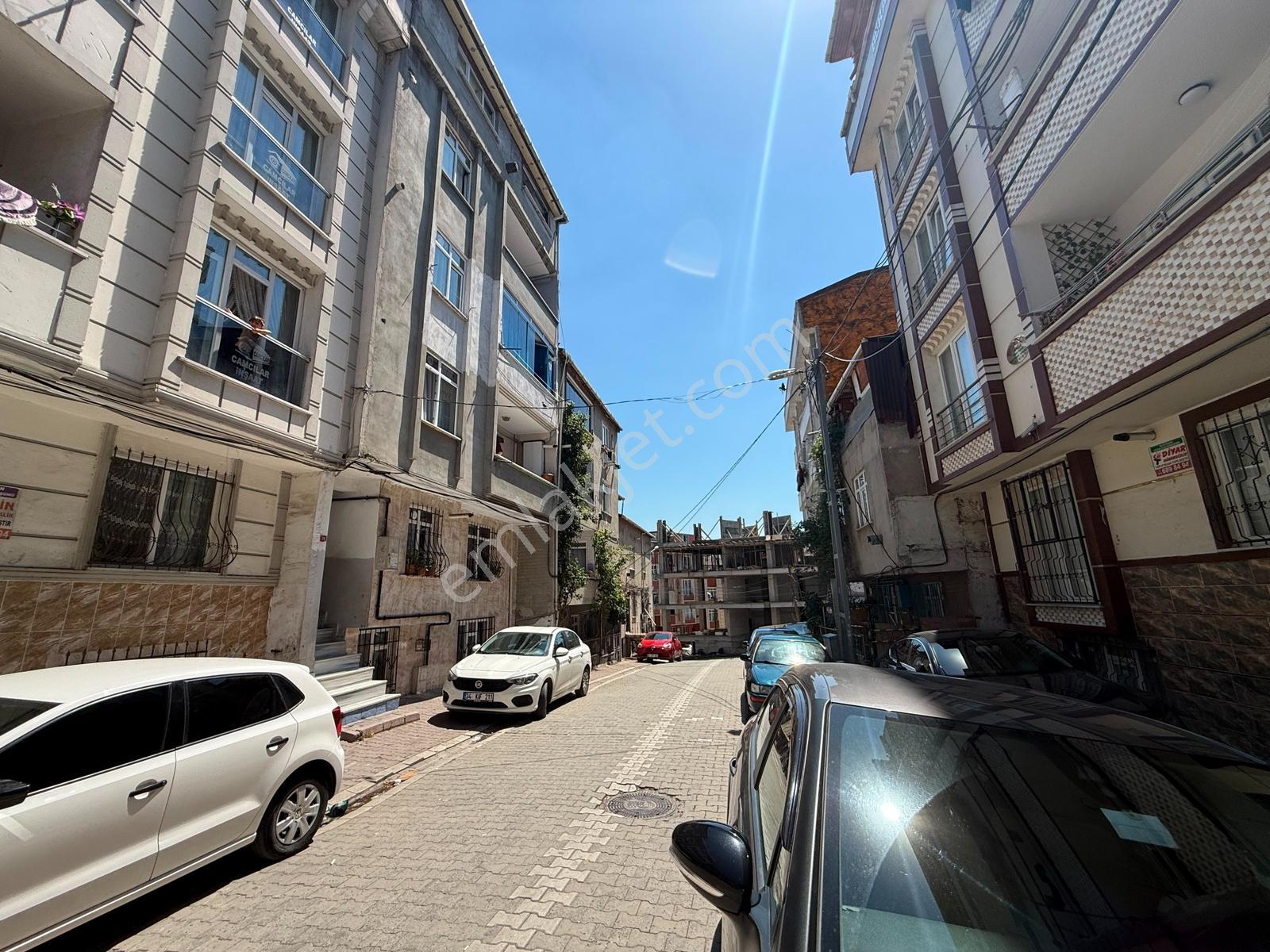 Kıraç'ta Cadde Yakını 2+1 85 M² Yüksek Giriş İskanlı Masrafsız ! - Görsel 8