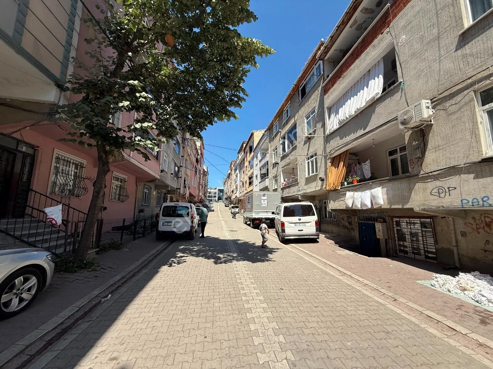 Kıraç'ta Cadde Yakını 2+1 85 M² Yüksek Giriş İskanlı Masrafsız ! - Görsel 9