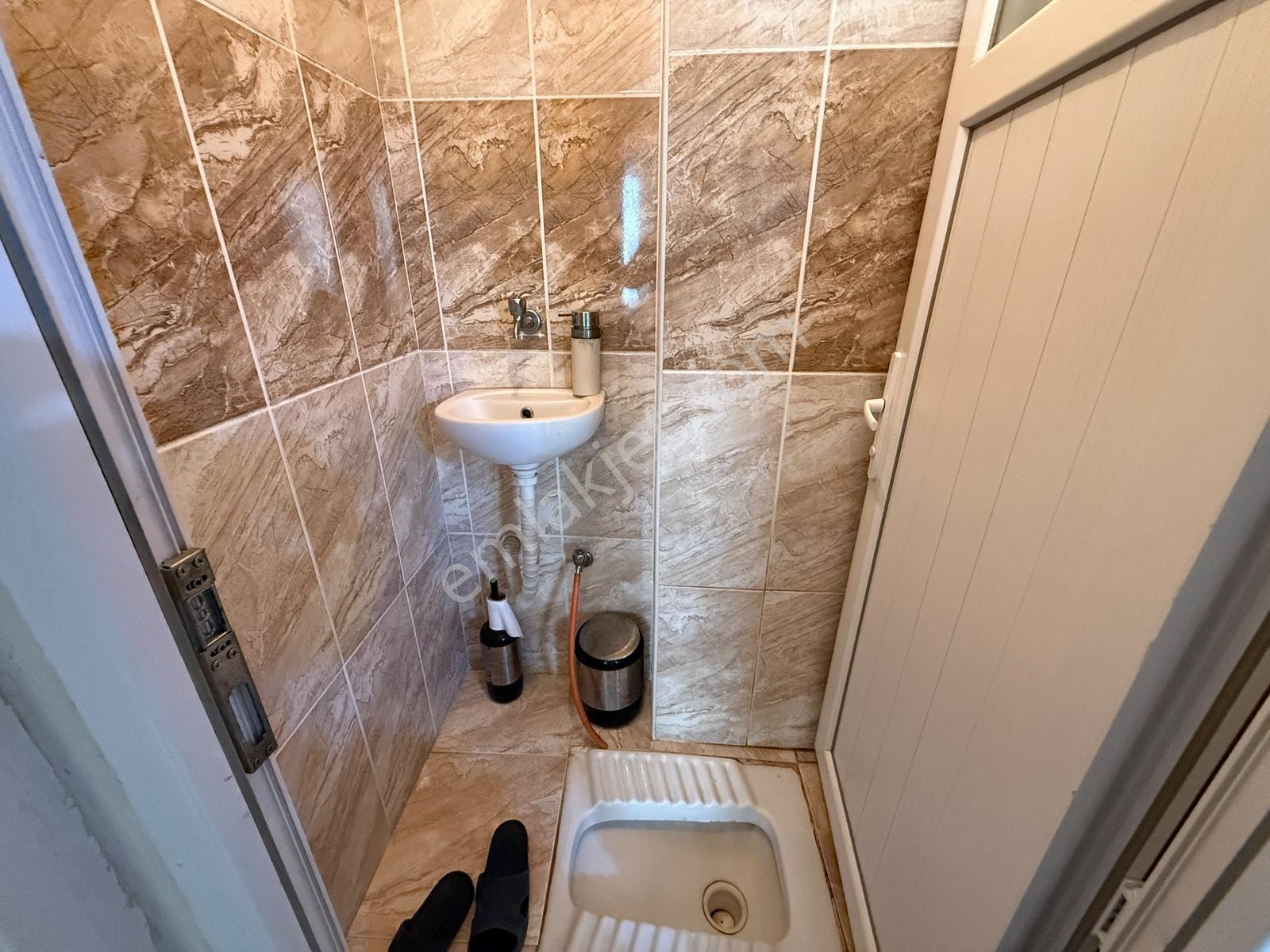 Kıraç'ta Cadde Yakını 2+1 85 M² Yüksek Giriş İskanlı Masrafsız ! - Görsel 14