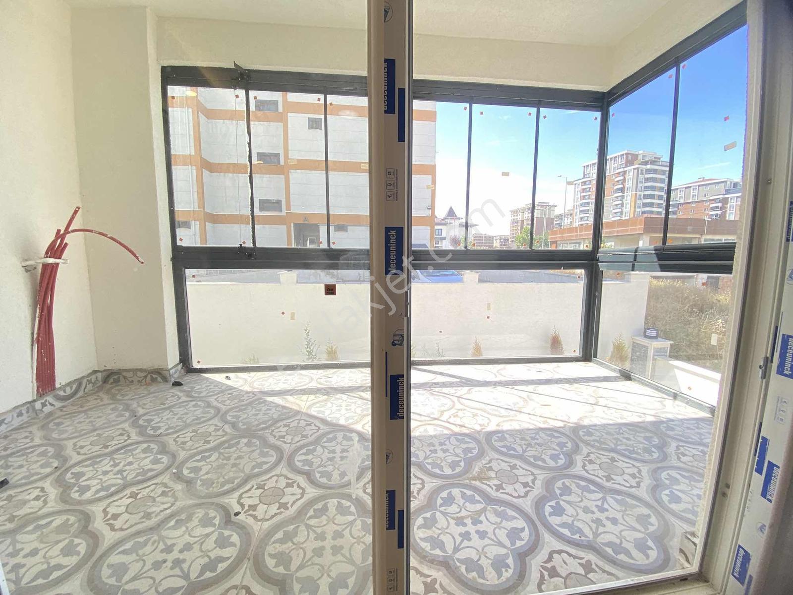 Şeyhsinan Mahallesinde Site İçerisinde Satılık Geniş 1+1 Daire - Görsel 4