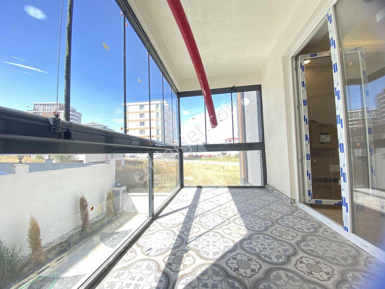 Şeyhsinan Mahallesinde Site İçerisinde Satılık Geniş 1+1 Daire - Görsel 2