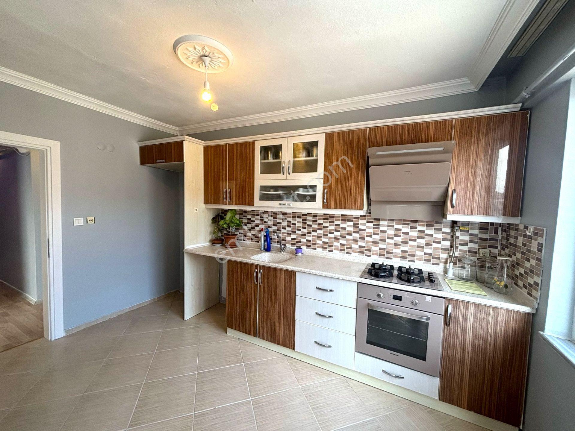 **eryıldız Gayrimenkul'den Fevzipaşa Merkezde Acill Kiralık 4+1 Dubleks Daire - Görsel 11