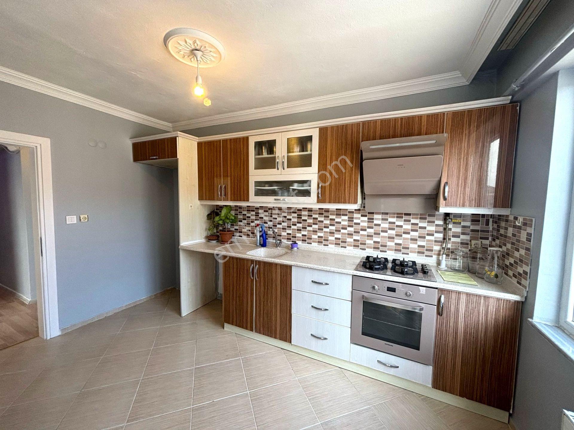 **eryıldız Gayrimenkul'den Fevzipaşa Merkezde Acill Kiralık 4+1 Dubleks Daire - Görsel 12