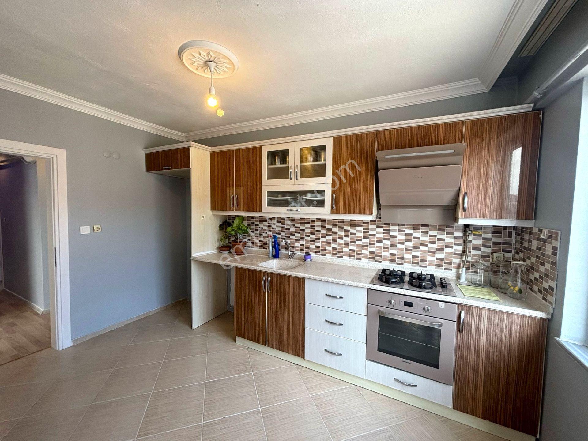 **eryıldız Gayrimenkul'den Fevzipaşa Merkezde Acill Kiralık 4+1 Dubleks Daire - Görsel 13
