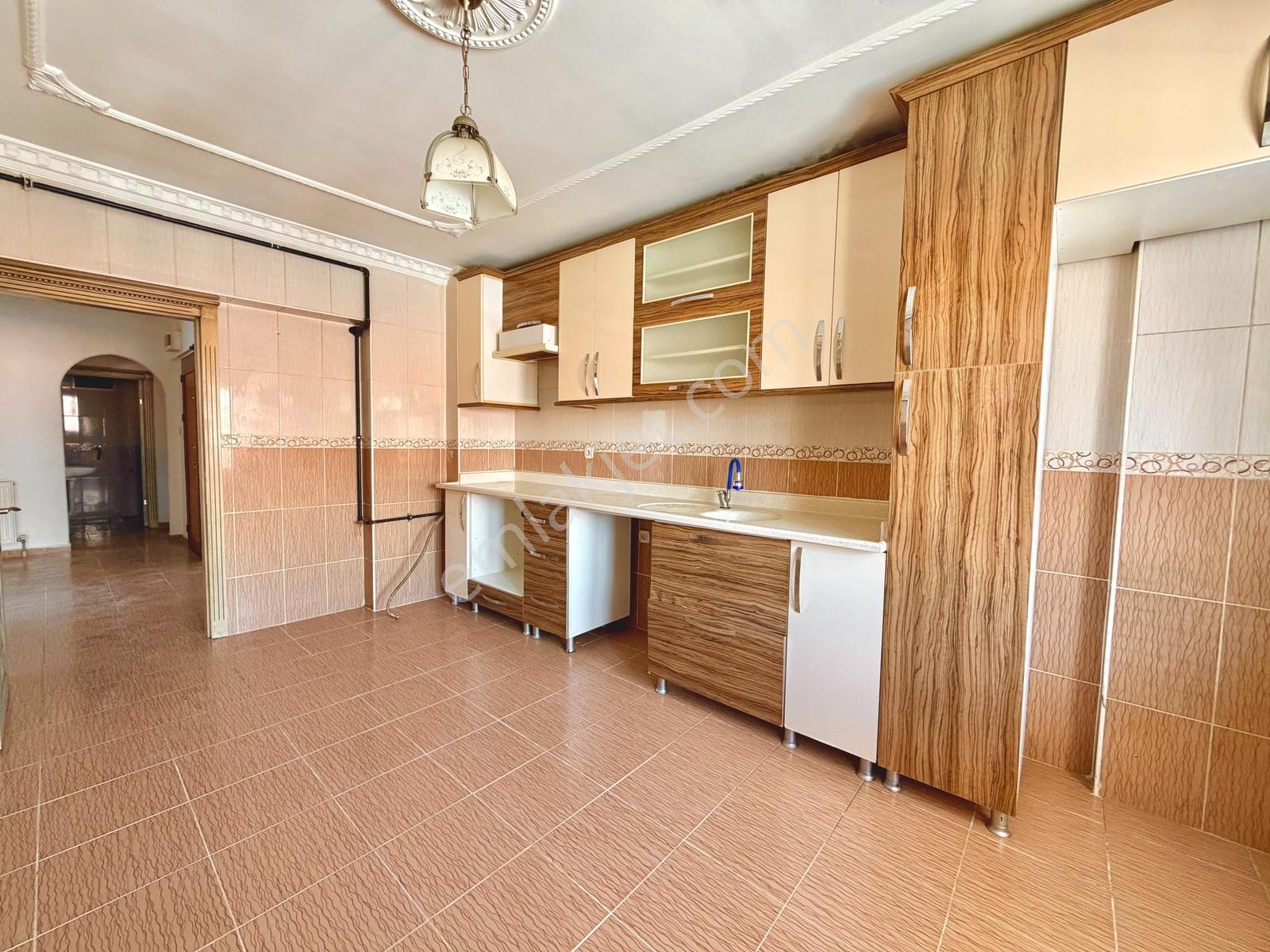 Göktaş'tan█merkezde Kök Tapu Asansörlü 3+1 Yapılı 140m2 Daire - Görsel 4