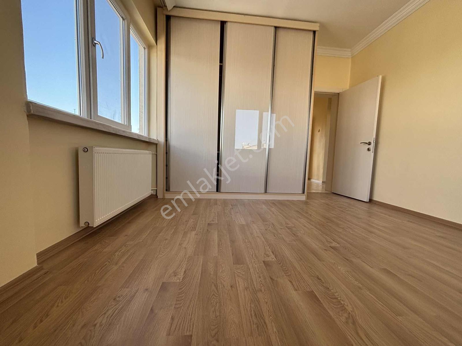Kuttaş'tan 4.cadde Üstünde Katta 3+1 Ön 130m2 Full Yapılı Daire - Görsel 5