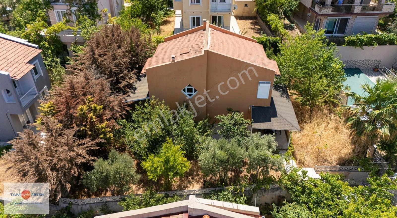 Seferihisar Zümrütevler'de Tam Müstakil Villa