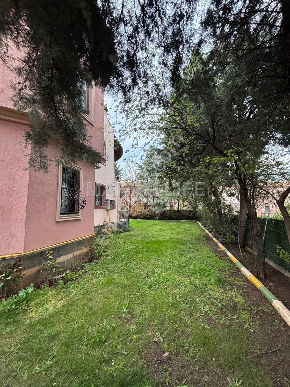 Hamravatlarda Oturmaya Hazır 5+1 Kiralık Villa - Görsel 31