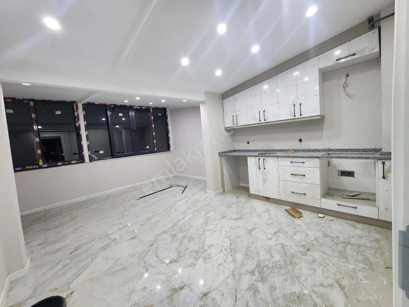 Şemikler Albayrak Meydanı Yeni Binada Kiralık 2+1 Daire - Görsel 3