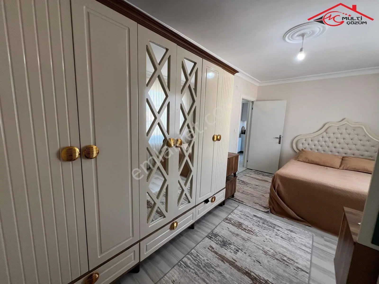 Yenibosna Zafer Mahallesinde Satılık 3+2 Dubleks Daire 5 Yaşında Tek Daire Üzerine - Görsel 8