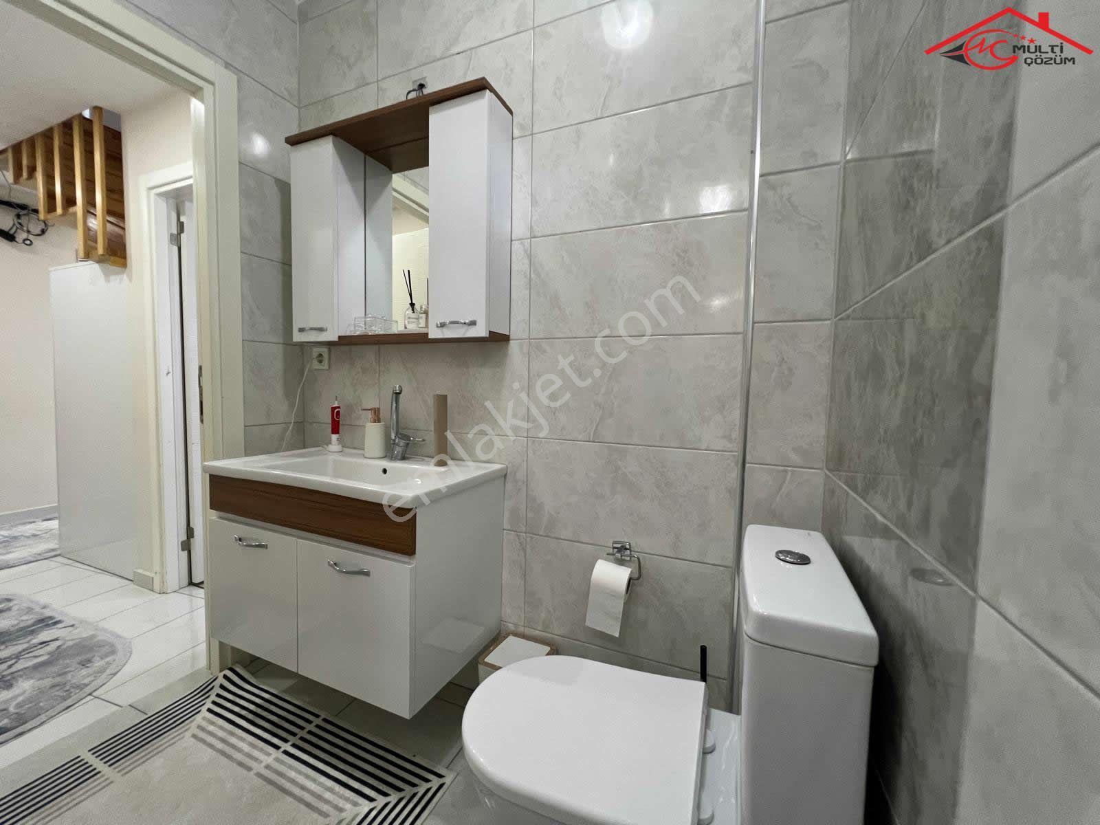 Yenibosna Zafer Mahallesinde Satılık 3+2 Dubleks Daire 5 Yaşında Tek Daire Üzerine - Görsel 16
