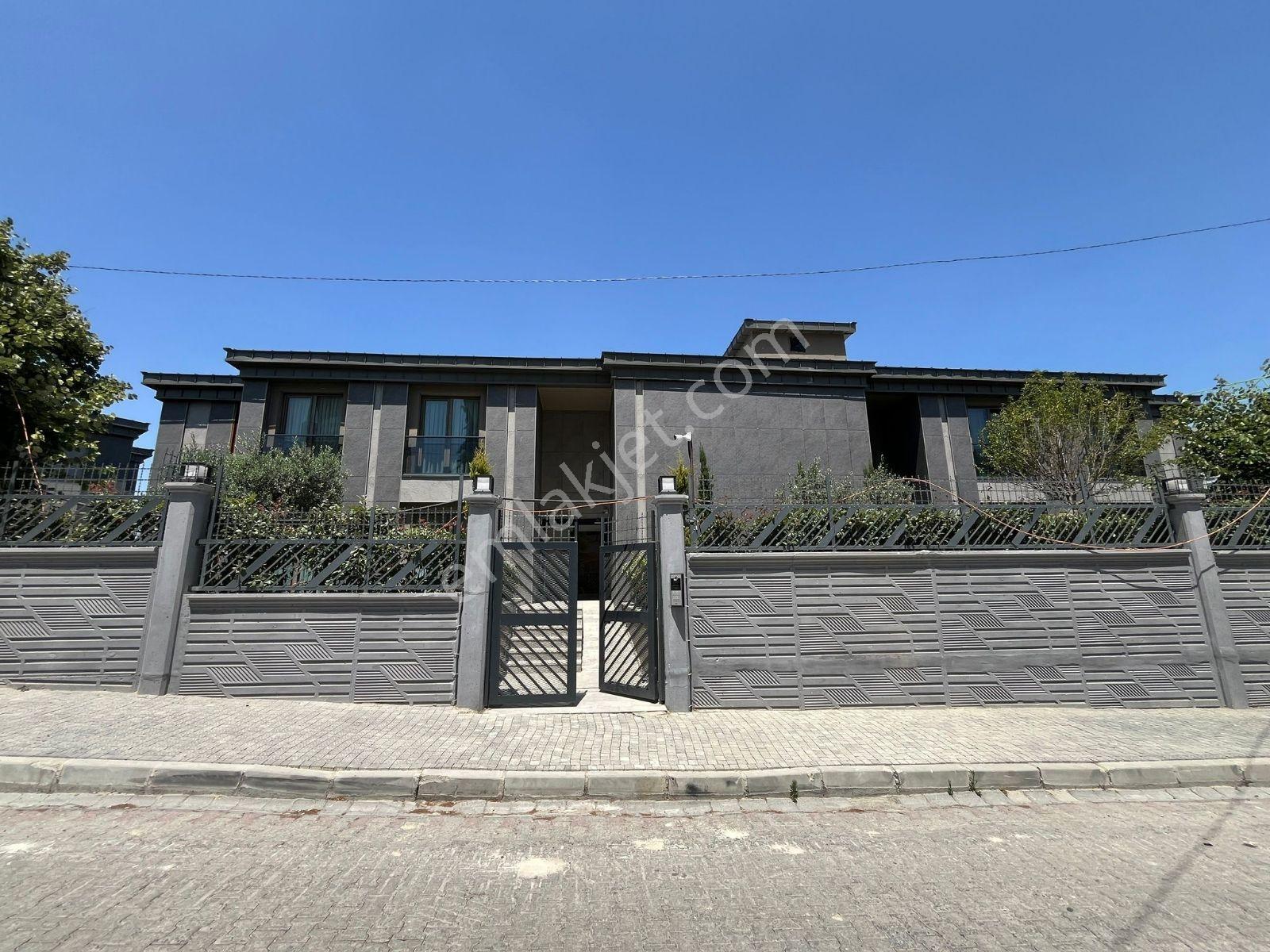 Bahçeşehir Sofa Butik'de Satılık 3+1 Vadi Şerefiyeli Lüx Daire