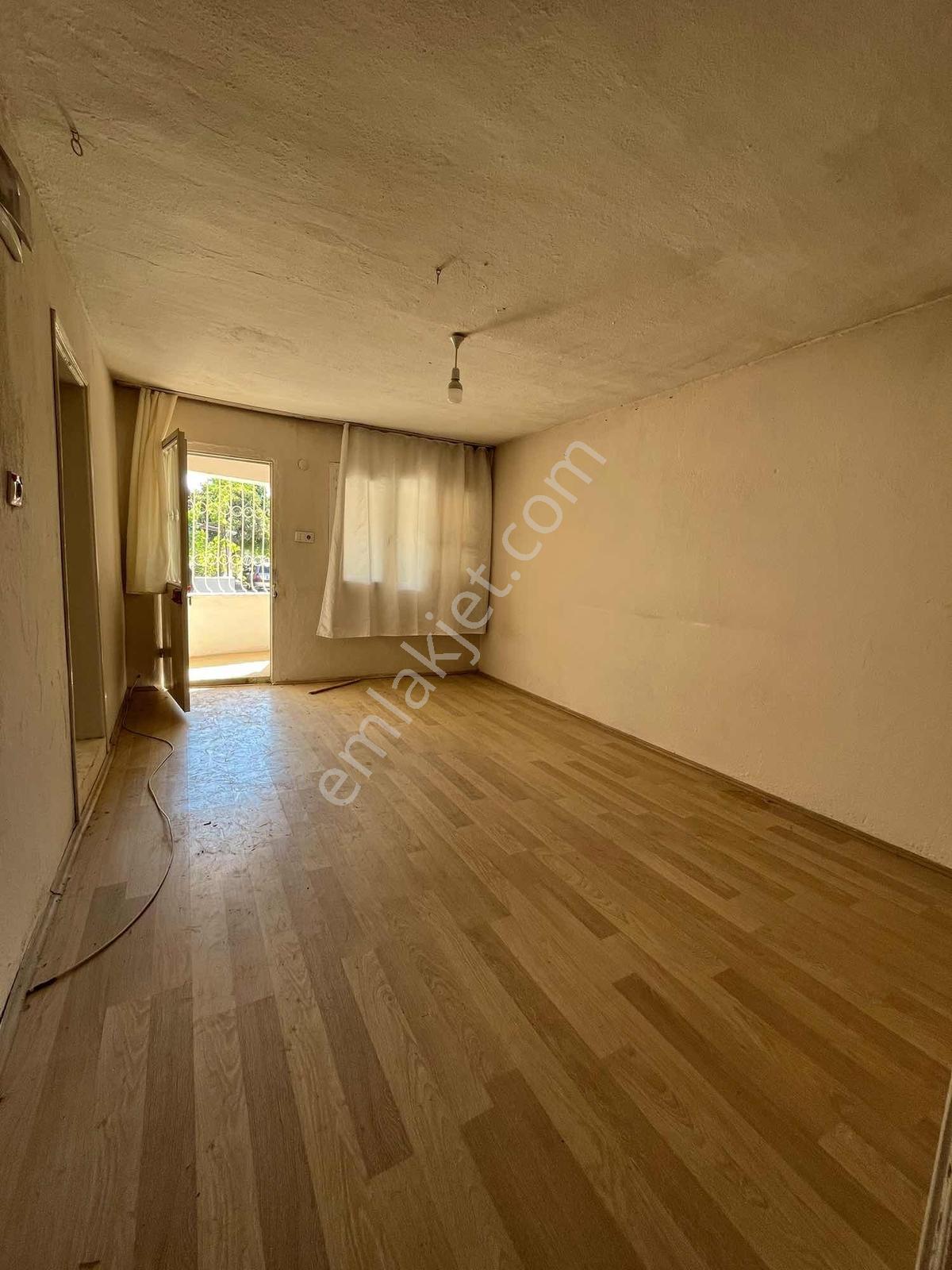 İstiklal Mahallesinde Satılık Bahçeli Müstakil Ev 221 M2 Arsa - Görsel 9