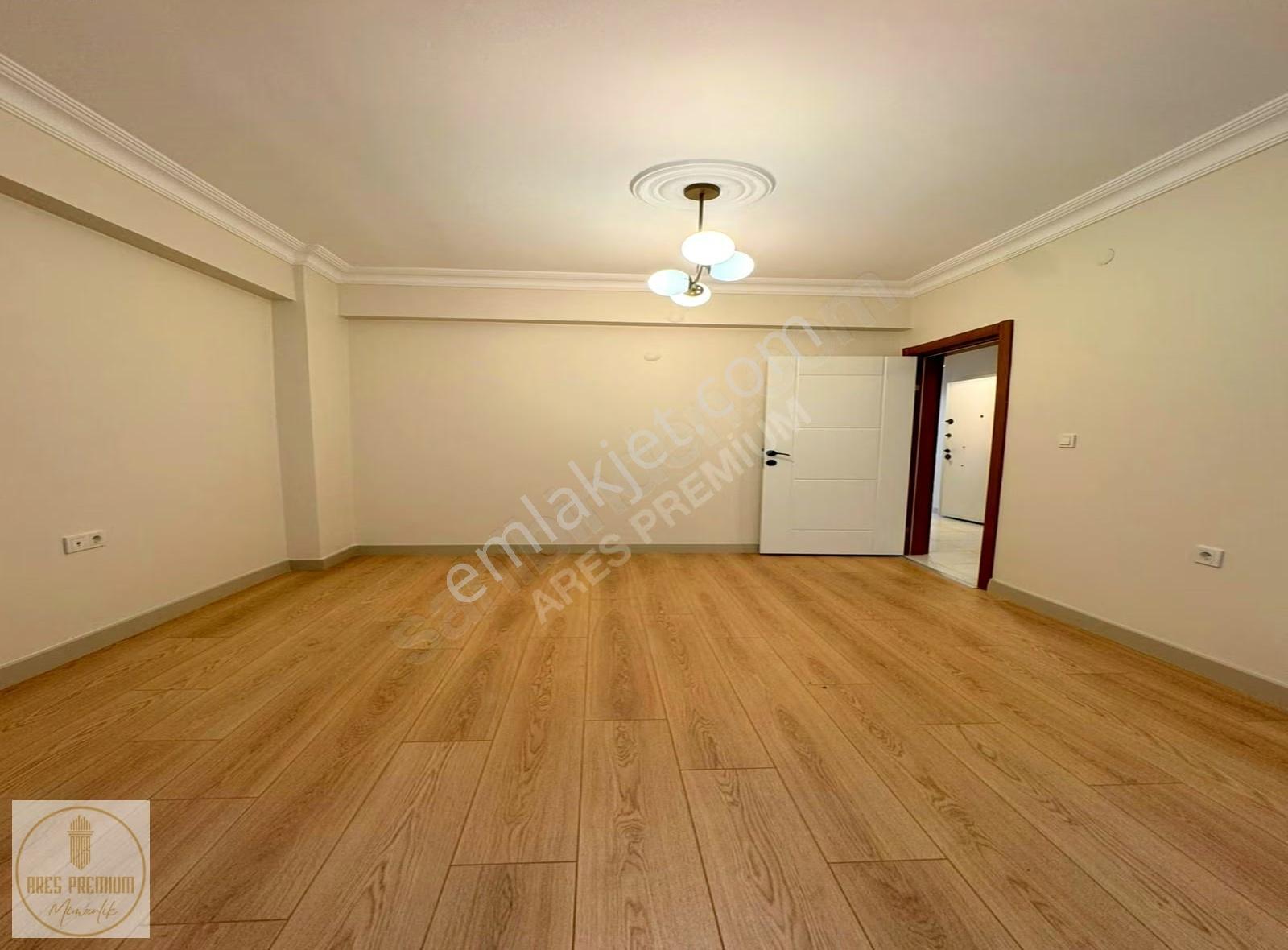 Ares İnşaat Kelepir Dublex Daire 4+1 Metrobüse 10 Dk Mesafede - Görsel 2