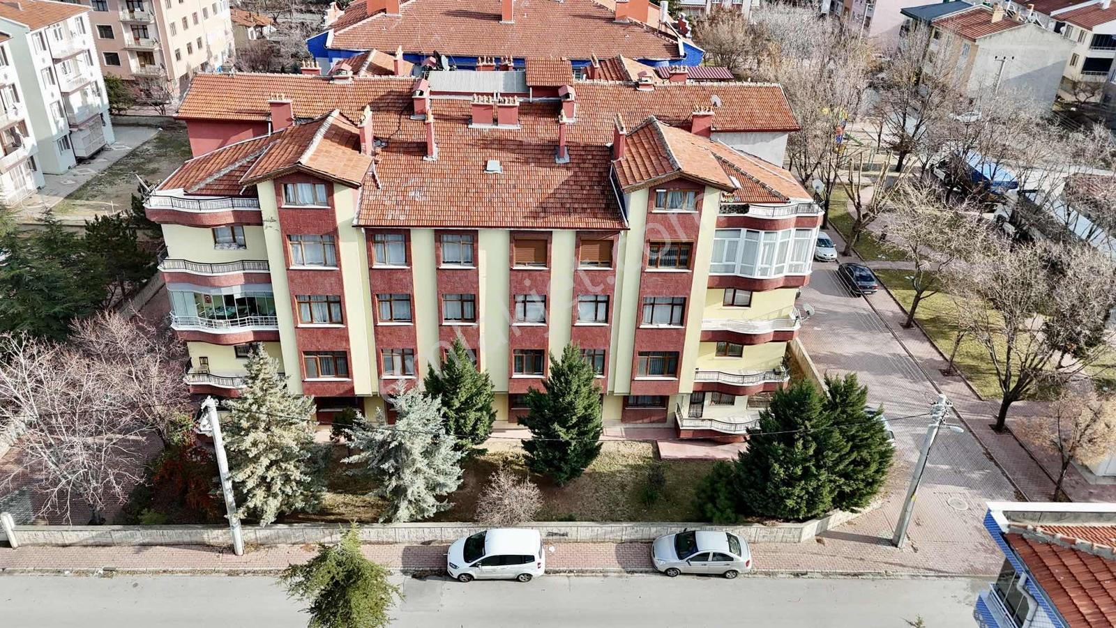 Yks'den H.çelebide 5+1 / 230m² Dublex Gb Cephe Ful Bakımlı Daire - Görsel 32