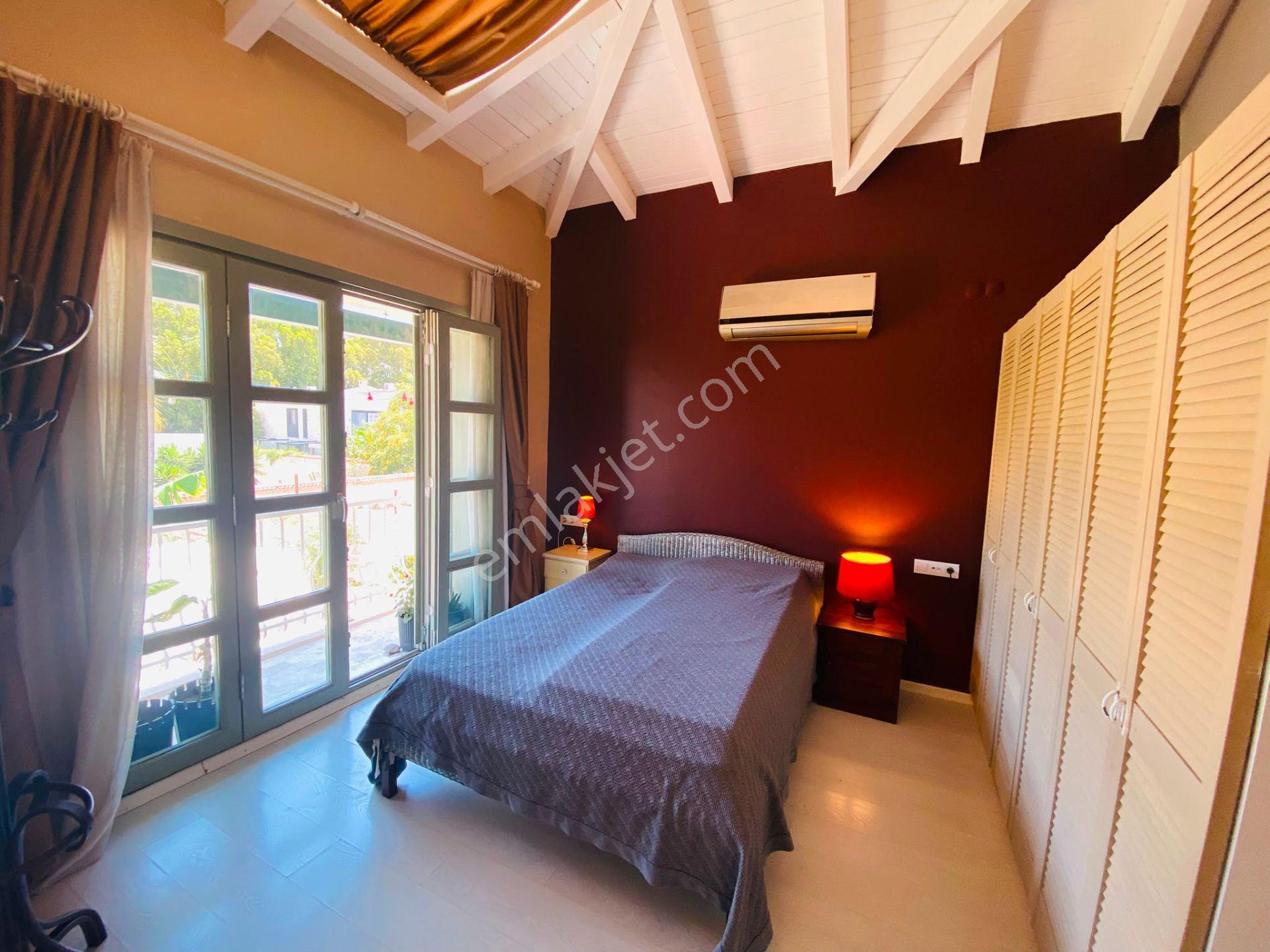 Alaçatı Hacımemişte 4+1 Müstakil Havuzlu Geniş Bahçeli Kiralık Lüks Taş Villa - Görsel 29