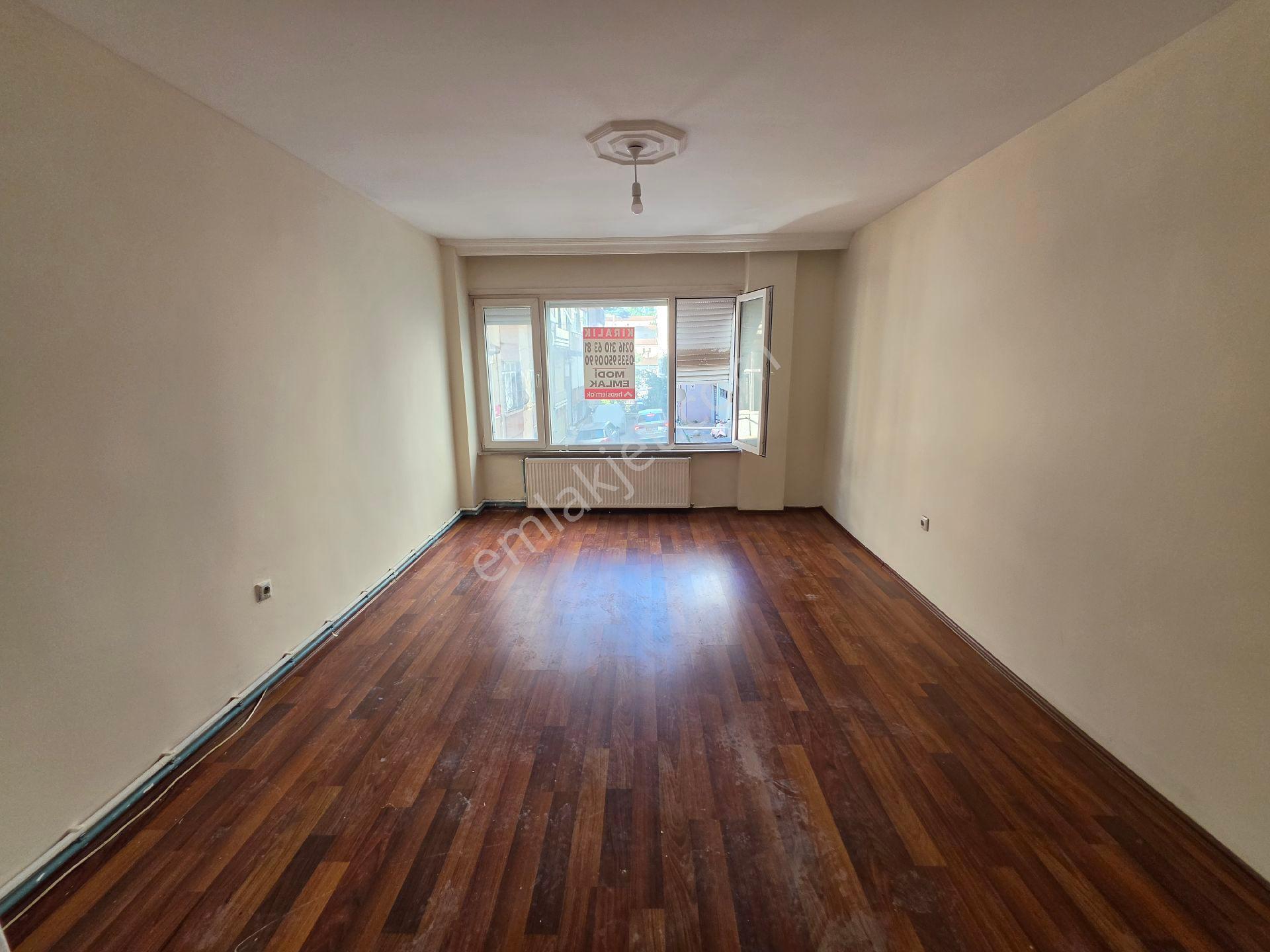 Üsküdar Merkeze Yakın Kiralık 2+1 Kombili Daire 1.kat