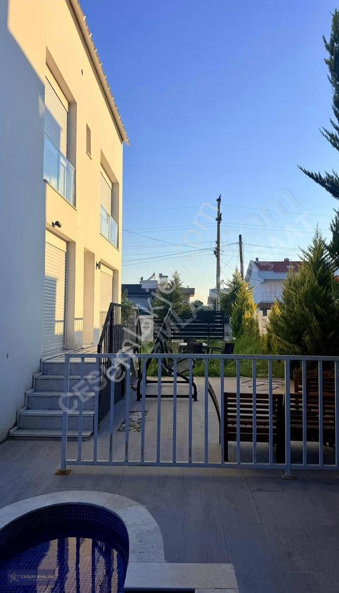 Gülkent Sitesinde Denize 500m Havuzlu Villa - Görsel 27