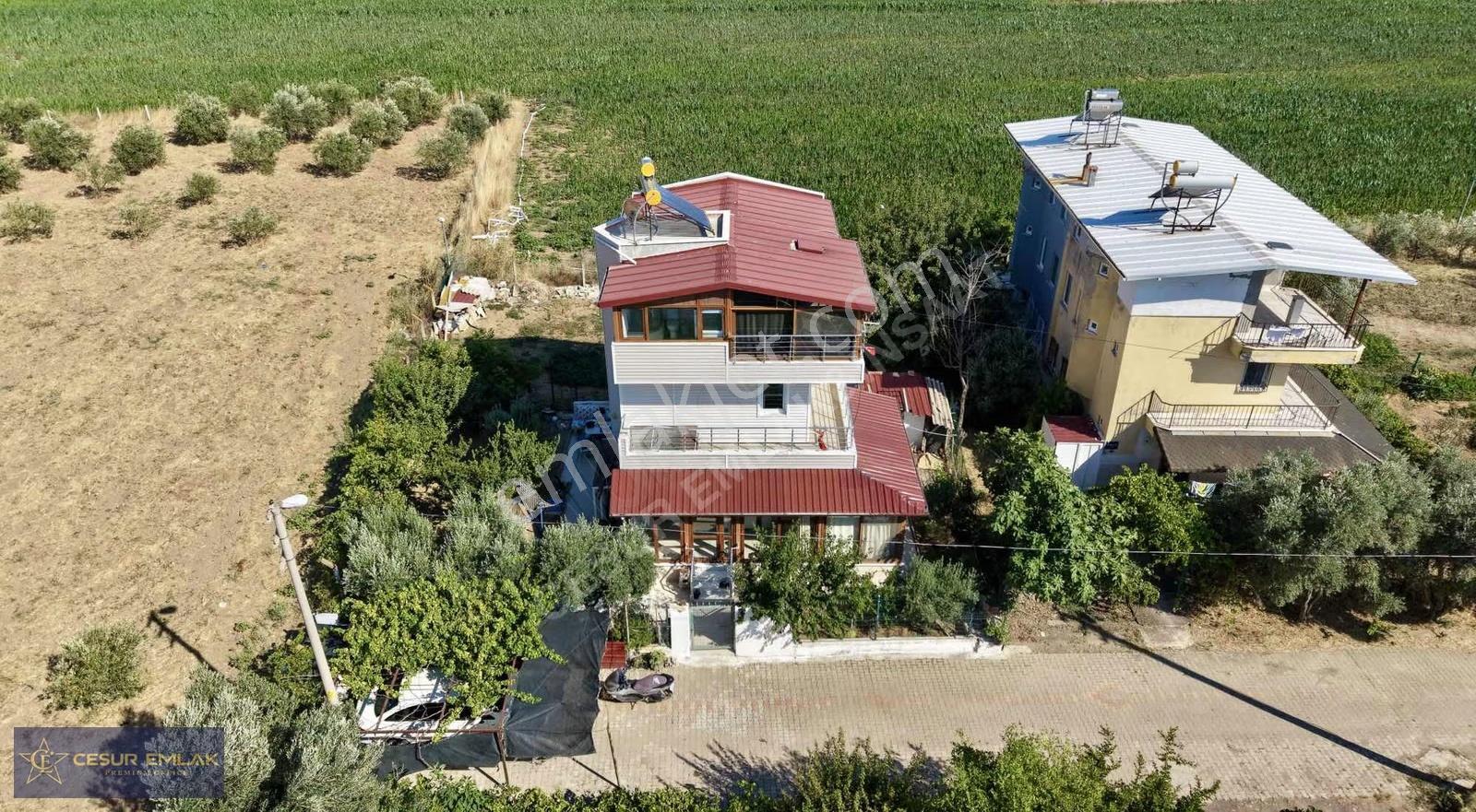 İzmir Dikili Töyko Sitesinde Satılık 5+1 Villa