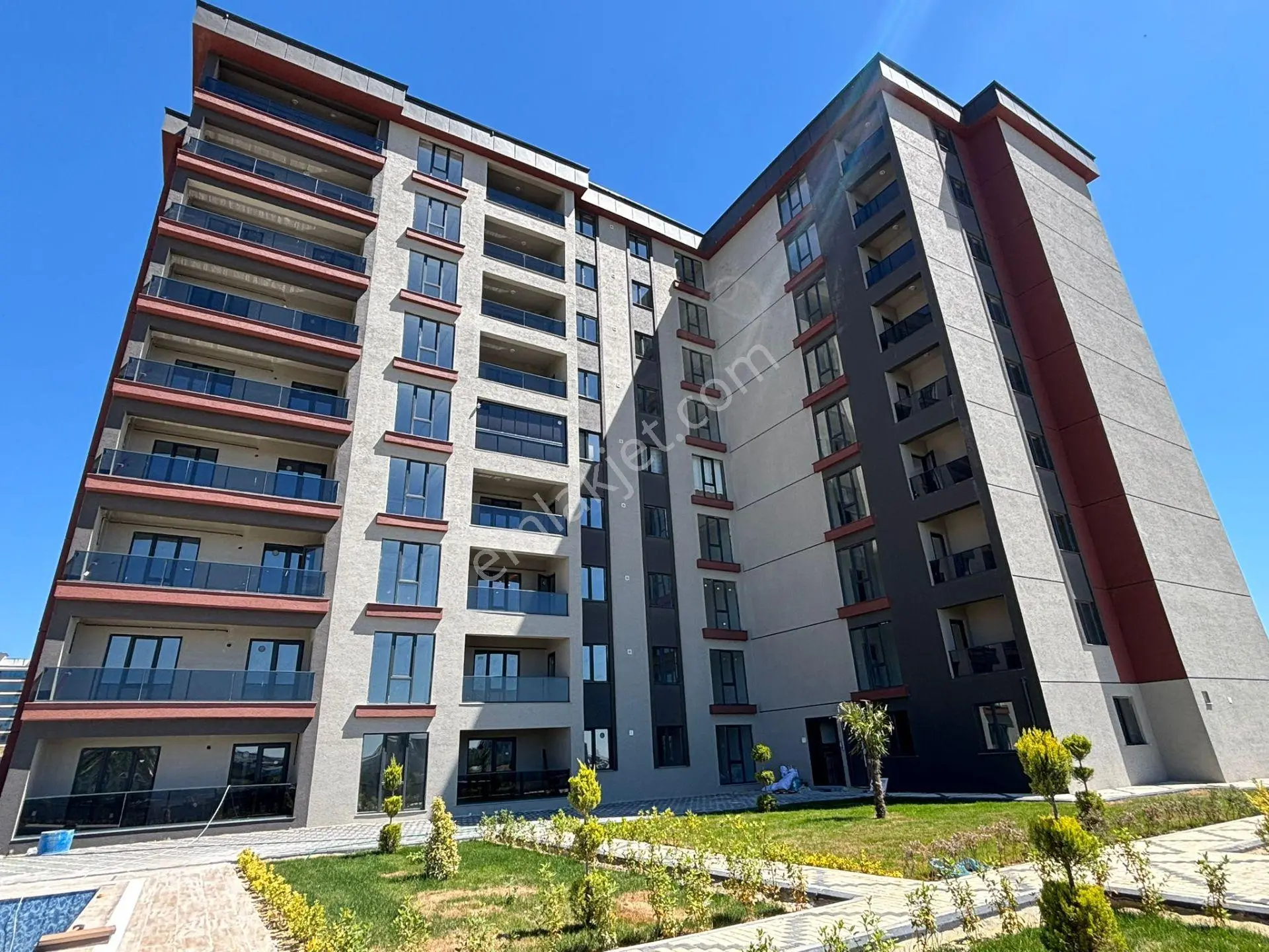 **eryıldız İnşaat'tan**migros Avm Civarı Site İçinde Ultra Lüks 1+1 Daireler