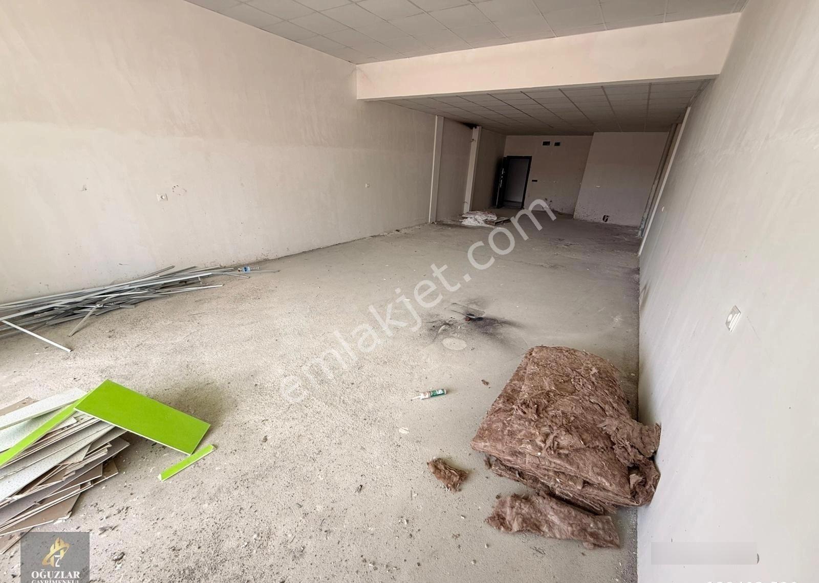 Yenikent Yeni San. Sitesinde Satılık 120 M2 Dükkan - Görsel 4