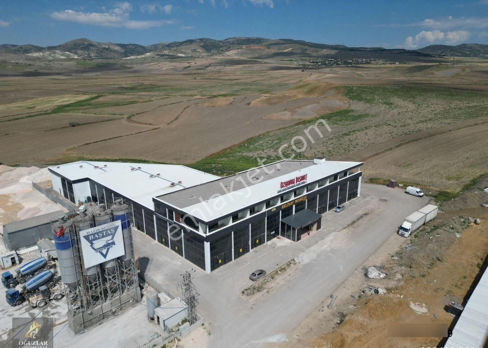 Yenikent Yeni San. Sitesinde Satılık 120 M2 Dükkan - Görsel 34